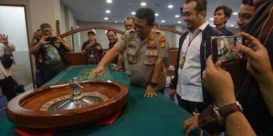 Mengapa Ada Casino di Indonesia Tetapi Tidak Diperbolehkan: Kontroversi dan Dilema